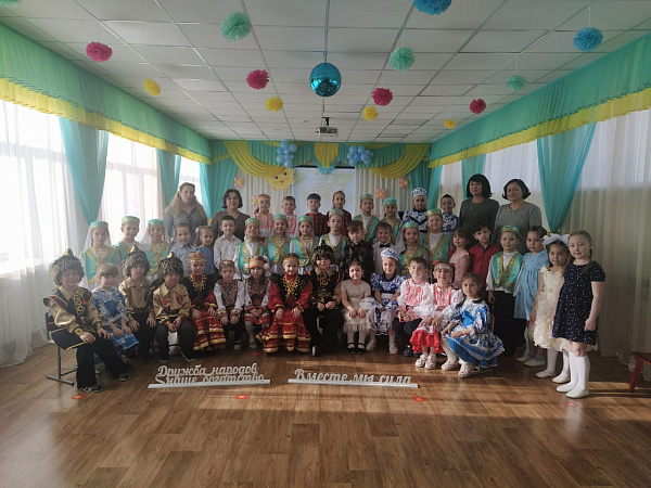 Балалар Туган тел көнен билгеләп үттеләр