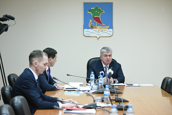Наиль Магдеев наградил победителей конкурса на лучшее новогоднее оформление