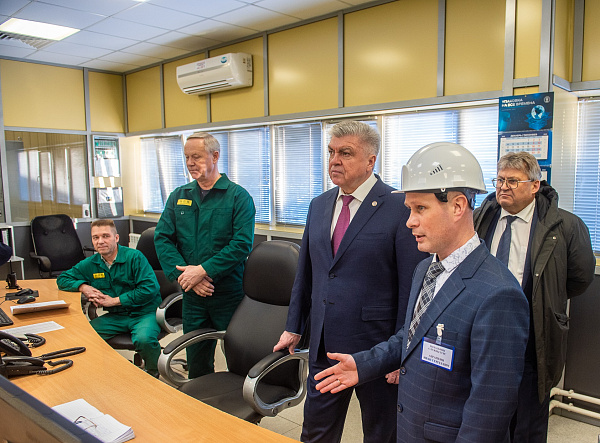 Наил Мәһдиев КБК коллективы белән очрашты