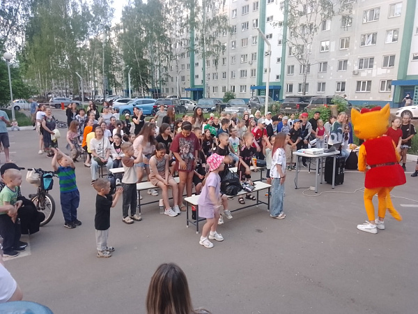 В Автозаводском районе прошел веселый праздник детства