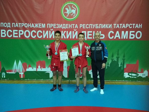 Чаллы самбочылары ярышларда медальләр яулады