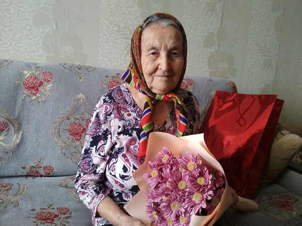 Ветерана Великой Отечественной войны поздравили с 90-летним юбилеем
