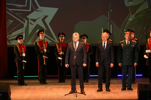 Ватанны саклаучылар көне алдыннан Автозавод районында бәйрәм концерты оештырылды