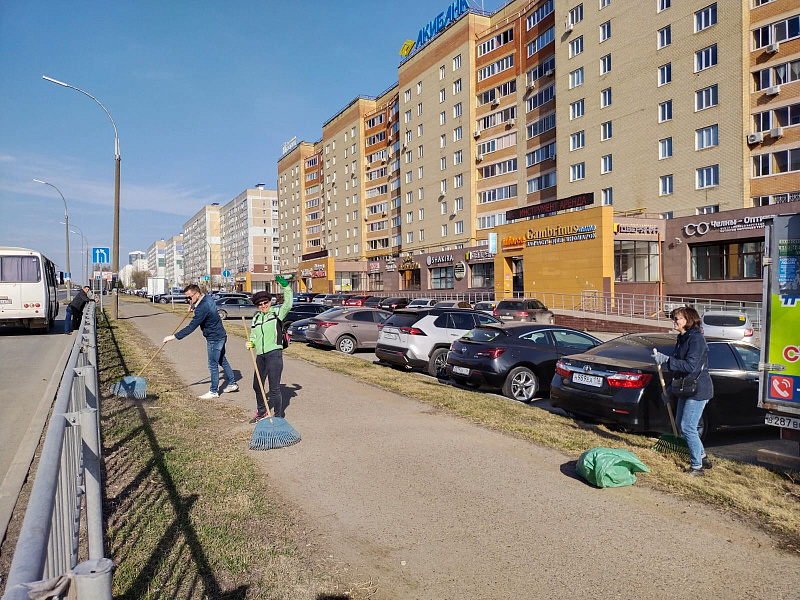 В Набережных Челнах высадили уже 3 тысячи деревьев