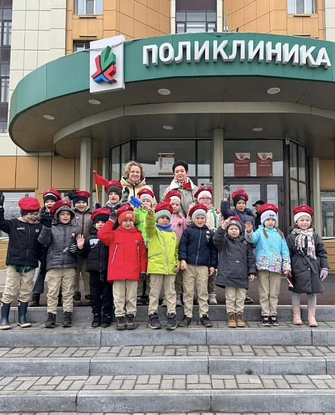 Челнинские дети порадовали старшее поколение своими поделками