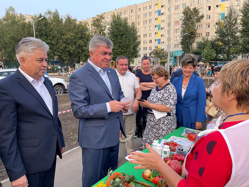 Наиль Магдеев побывал на празднике двора в 27 комплексе