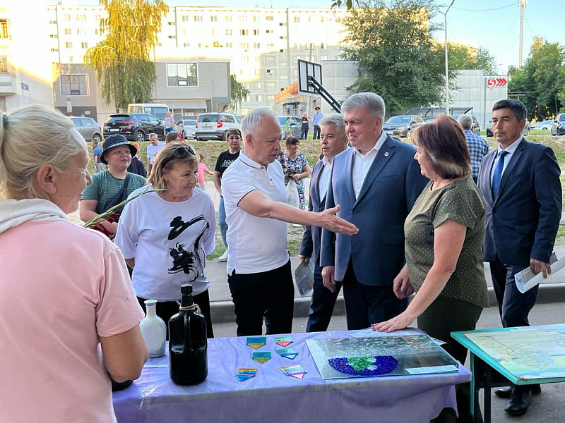 Наиль Магдеев побывал на празднике двора в 46 комплексе