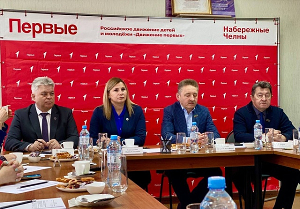Чаллы депутатлары «Беренчеләр хәрәкәте» нең җирле бүлеге эшен югары бәяләде
