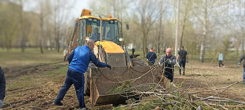 В субботнике приняли участие все предприятия и организации города