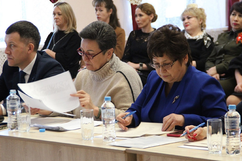 В Челнах подвели итоги конкурса «Женщина года. Мужчина года: женский взгляд»