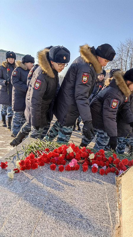 В Набережных Челнах отдают дань памяти павшим воинам