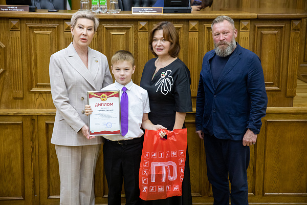Чаллы укучысы мактаулы призга лаек булды