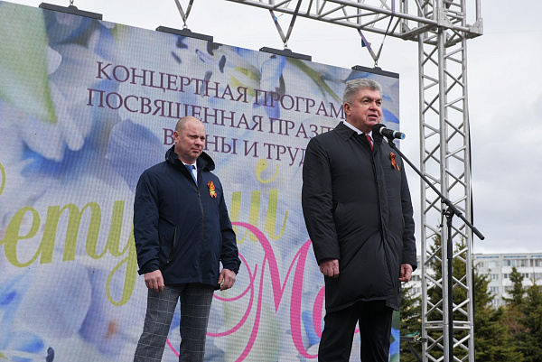 Наил Мәһдиев Азатлык мәйданында чаллылыларны 1 Май белән котлады