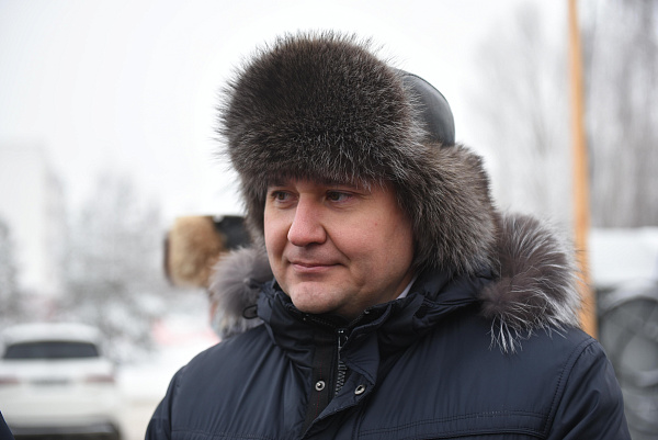 Наил Мәһдиев «Адымнар» полилингваль мәктәбе директорын тәкъдим итте