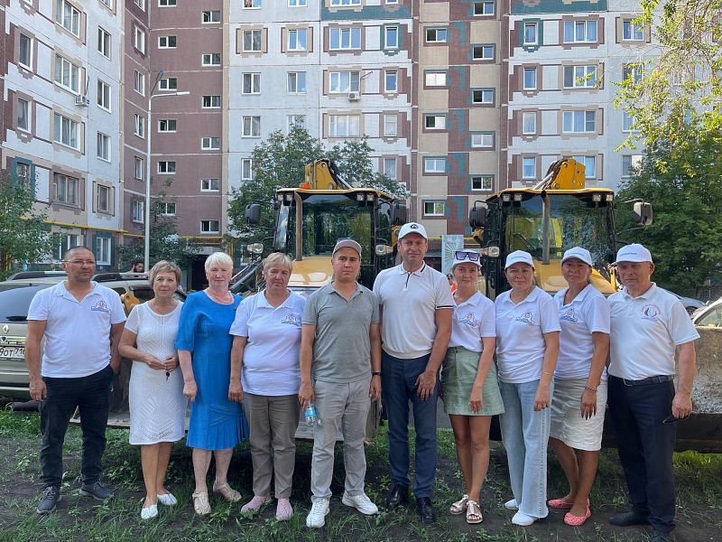 В Челнах продолжают чествовать строителей "Нашего двора"