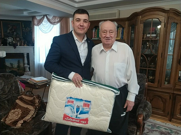 Заслуженный строитель РТ принимает поздравления