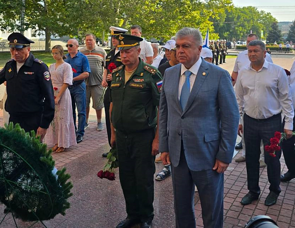Наил Мәһдиев Севастополь яклаучыларын искә алды