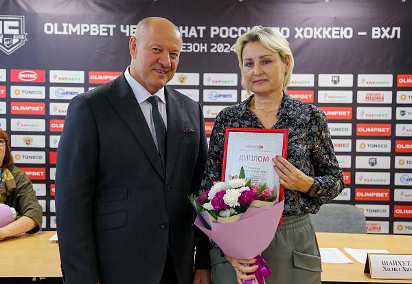 Чаллы тренерларын бүләкләделәр