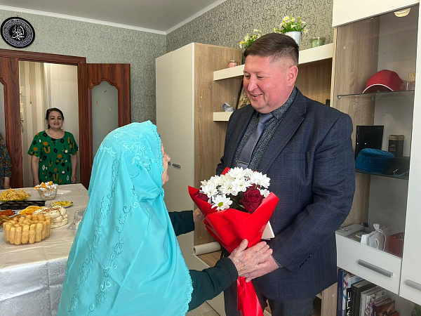 Ветеран 100 еллык юбилеен билгеләп үтә