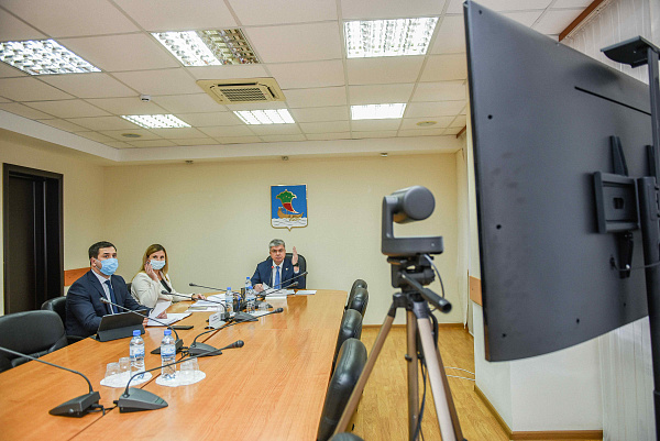 Яр Чаллыда Шәһәр Советының чираттан тыш утырышы узды