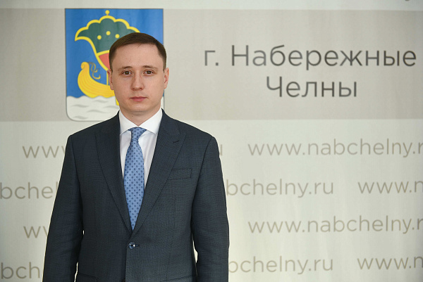 Яр Чаллыда кадрлар билгеләнеше: ТКХ идарәсенең яңа җитәкчесен тәкъдим иттеләр
