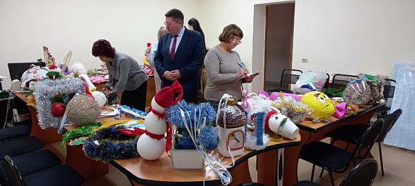 В Автозаводском районе выберут лучшие новогодние игрушки