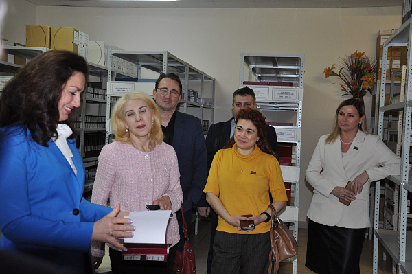 Депутатлар шәһәрдәге Гаилә-демографик вәзгыять турында фикер алышты