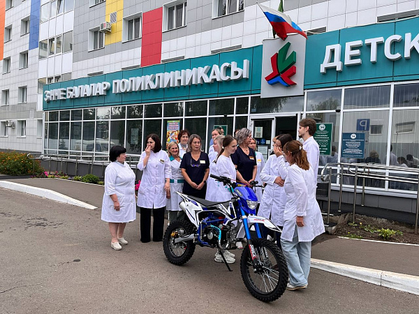 Чаллы медиклары хәрбиләргә питбайк бүләк иттеләр
