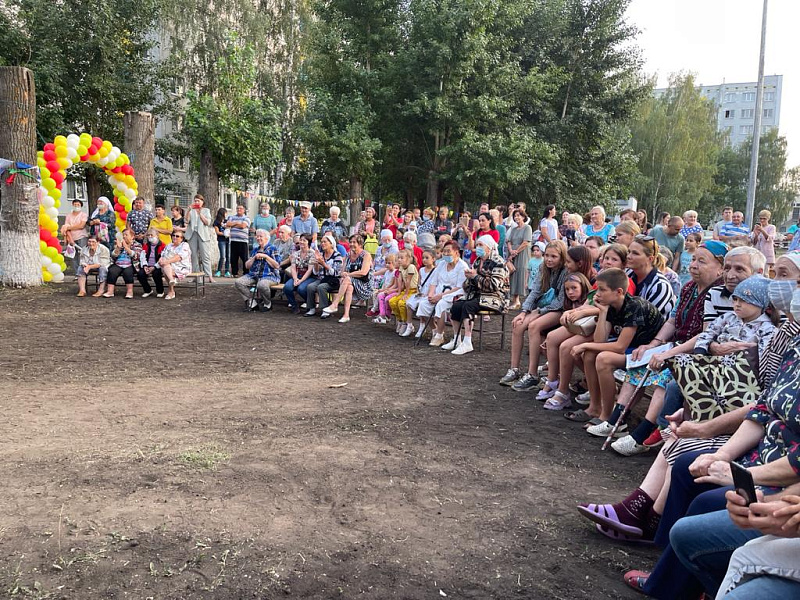 Наиль Магдеев побывал на празднике двора в 27 комплексе