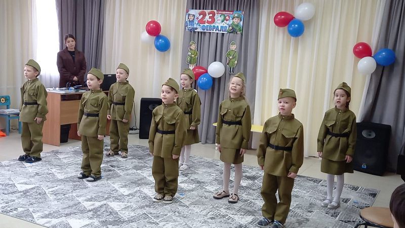 Юные челнинцы выступили с концертом ко Дню защитника Отечества