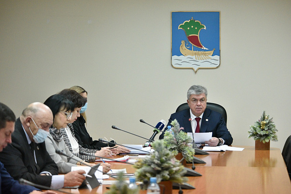 Чаллылылар 31 декабрь көнне салют кирәкме юкмы икәнен хәл итә