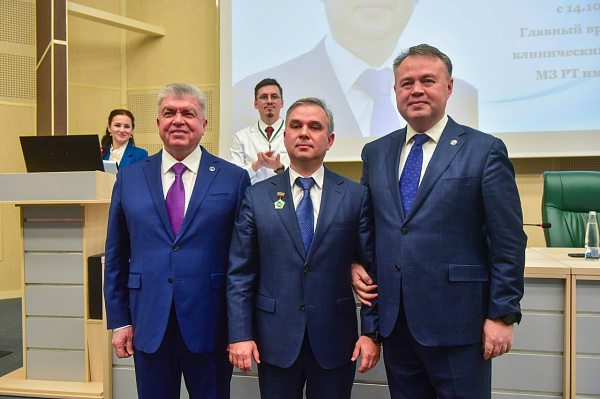 Марат Мөхәмәдиевка Яр Чаллының мактаулы гражданины исеме бирелде