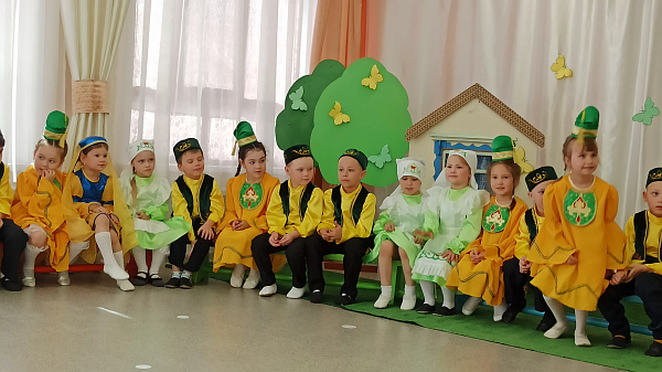 Нәни чаллылылар татар халык уеннары белән таныша