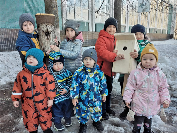 Чаллы балалары һәм аларның әти-әниләре «Кошларга ярдәм ит» марафонында катнаша