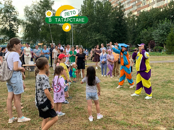 Тепло улыбок и звонкий смех: праздник двора в 28-м комплексе