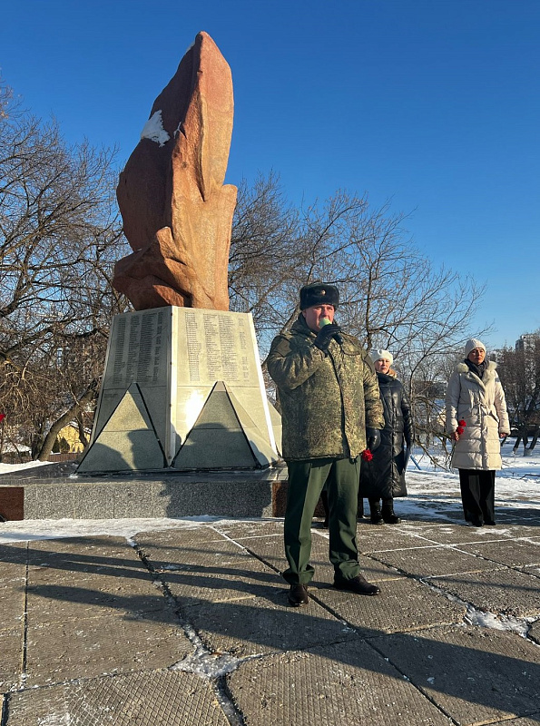 В Набережных Челнах отдают дань памяти павшим воинам