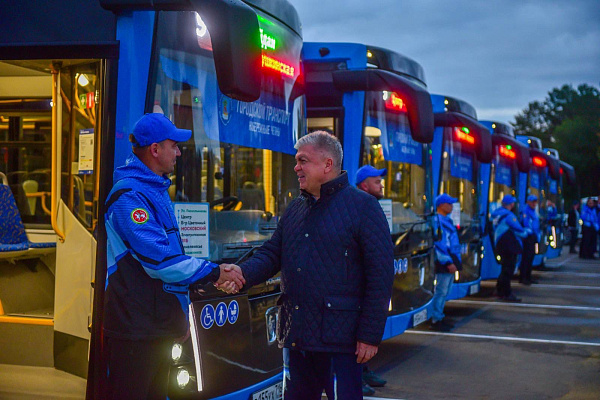 Наил Мәһдиев автомобиль транспорты хезмәткәрләрен һөнәри бәйрәмнәре белән котлады