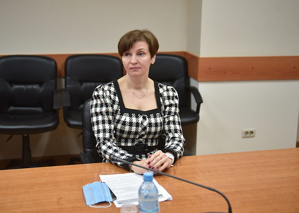 Кеше хокуклары буенча вәкаләтле вәкил хәрбиләрнең гаиләләре белән очрашулар үткәрә