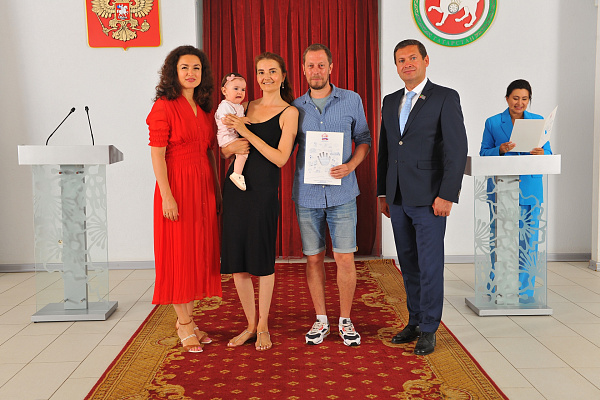 17 гаилә ана капиталы сертификатына ия булды