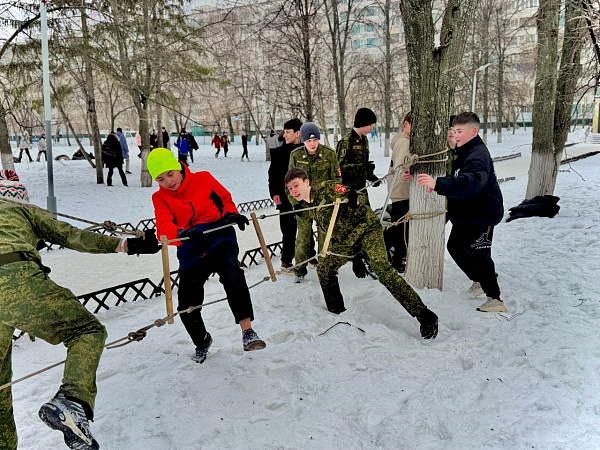 Челнинцы проверили физические способности на полосе препятствий