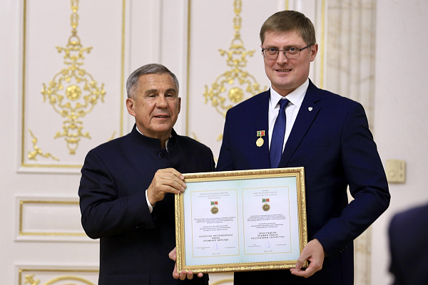 Челнинцы выиграли премию Рустама Минниханова