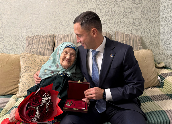 101-летнего ветерана наградили государственной наградой