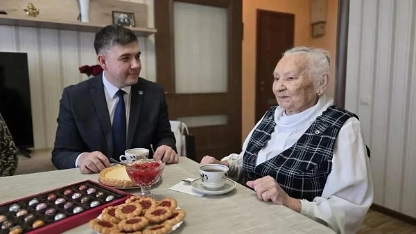 Үзәк районы ветераннары туган көннәре уңаеннан котлаулар кабул иттеләр